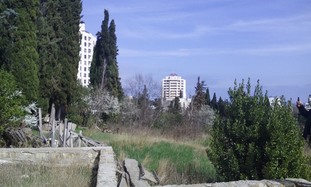 Участок земли в Ялте (Крым) под застройку